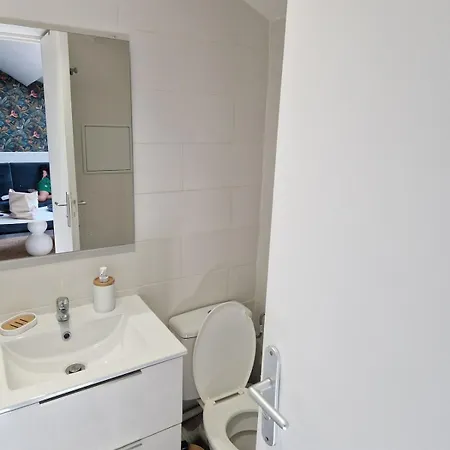 Entier Paris Apartment