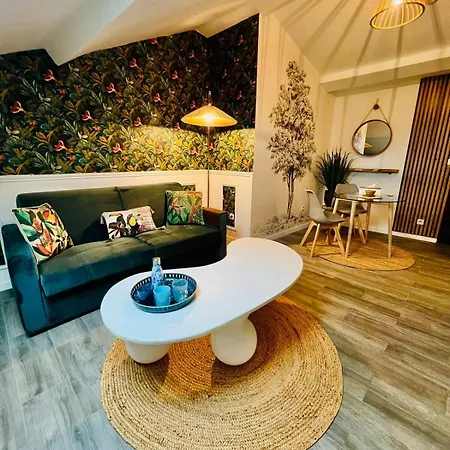 Entier Paris Apartment Pantin